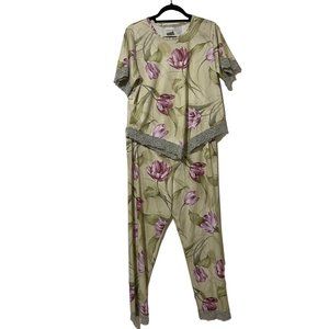 Vintage Velrose women’s size L green floral short sleeve lace trim pajama set